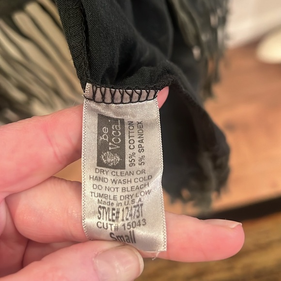 Women’s Top - Picture 6 of 7